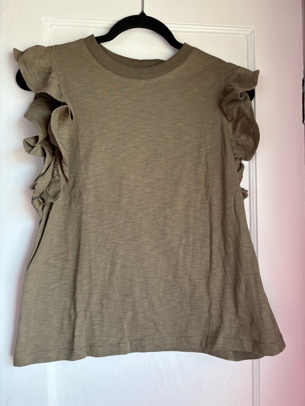Bishop + Young Uptown Olive Green Ruffle Sleeve Tee Top Large 100% Cotton